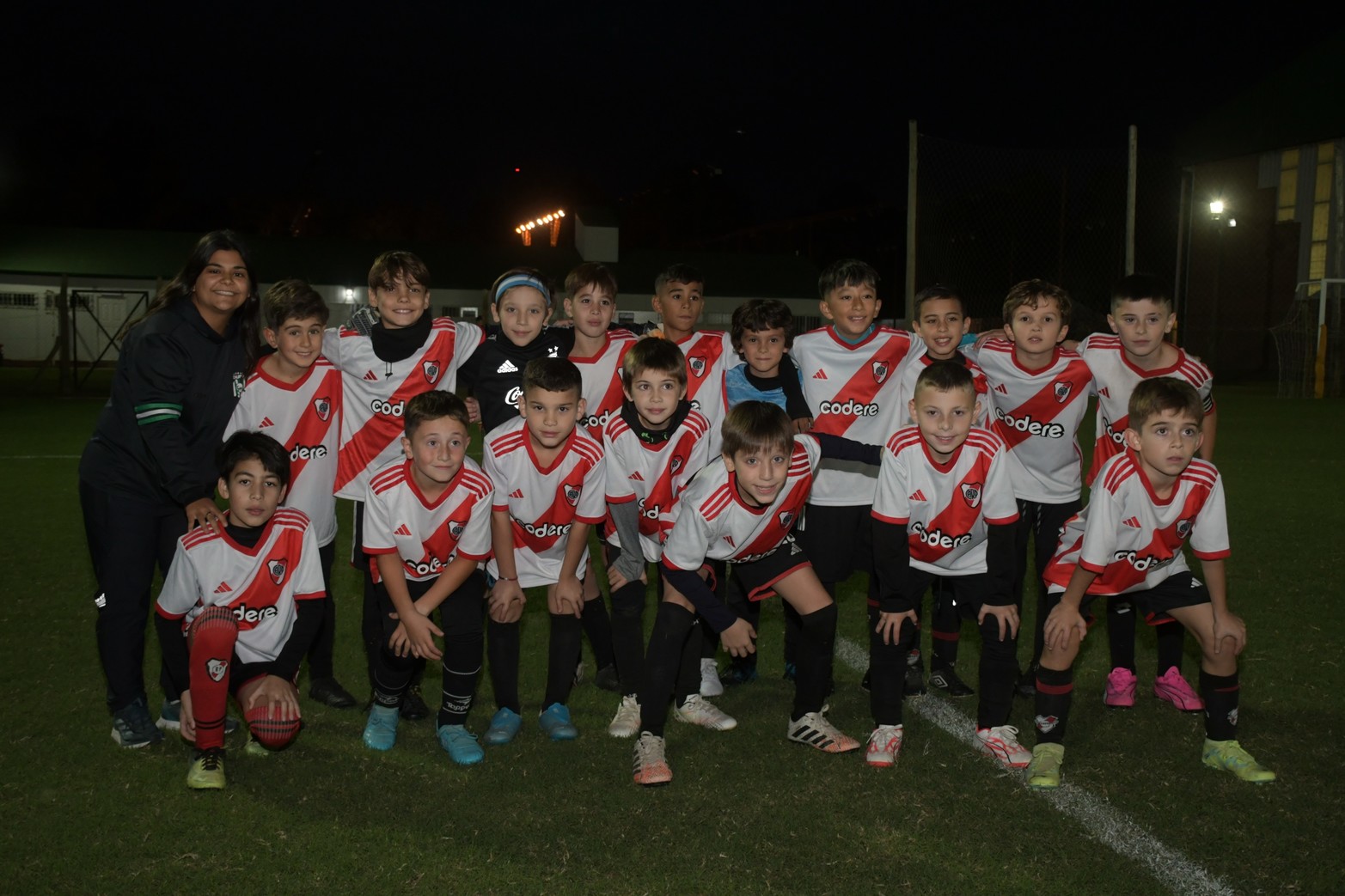 Torneo de fútbol infantil tiburoncito en el Club El Quila ya definió quienes pasan a la semifinal. 