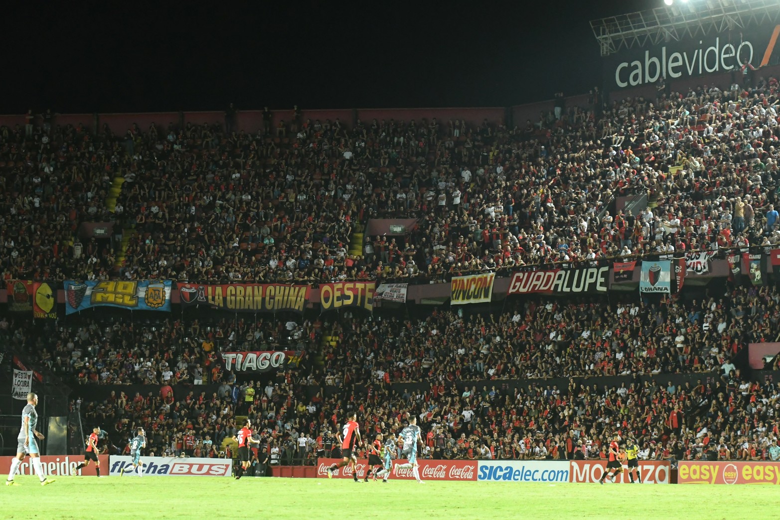 A cancha casi llena. El público vuelve a decir presente.