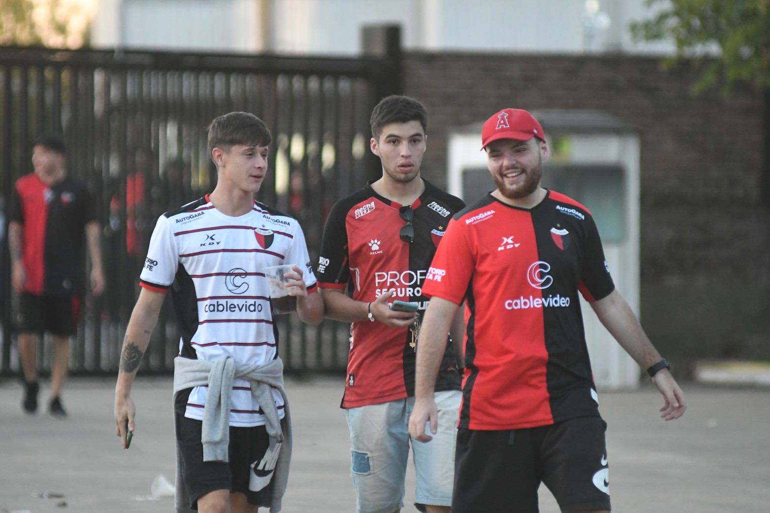 Hinchas que fueron a la cancha para ver Colón vs.Temperley