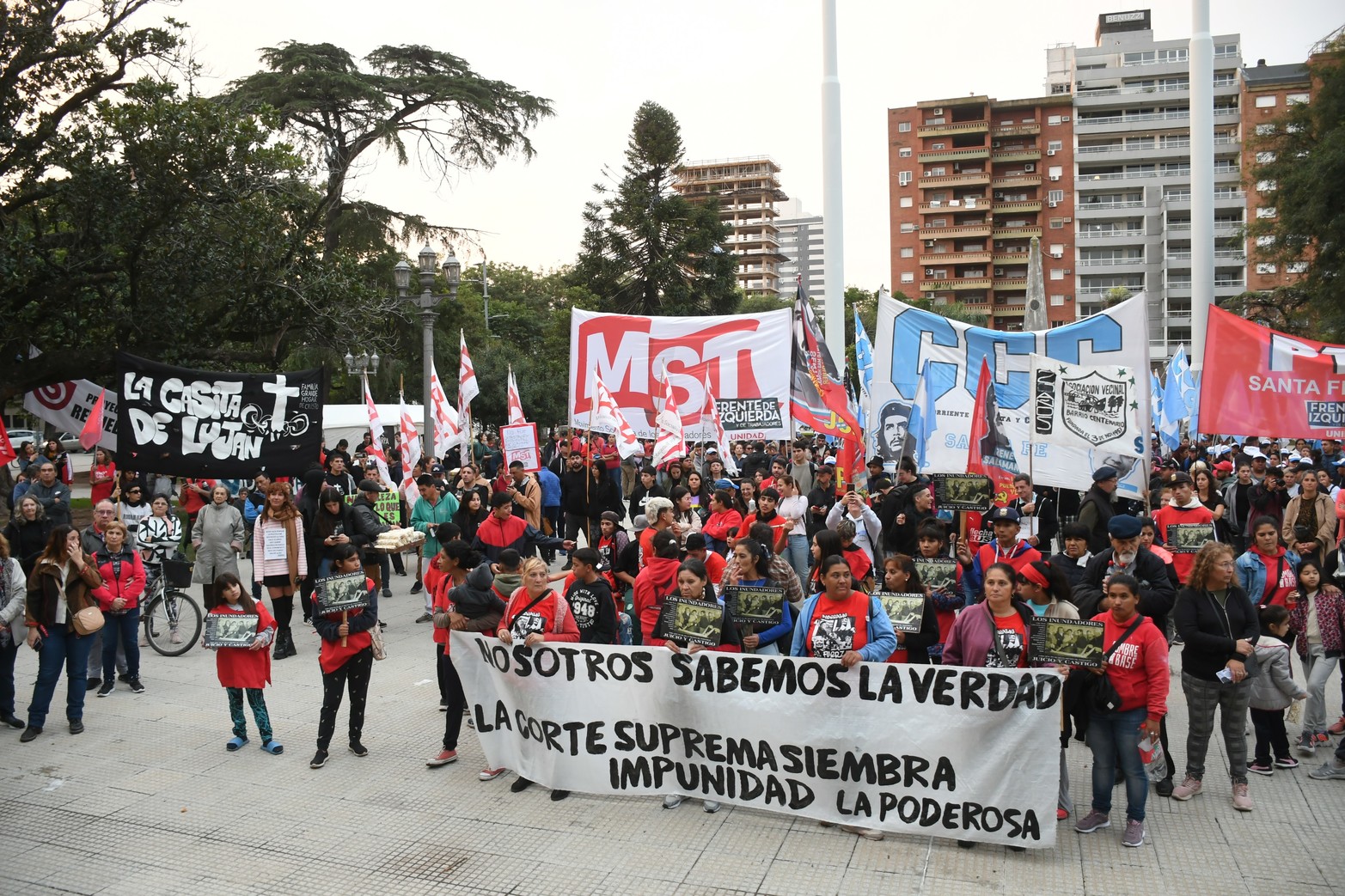 Marcha por los 21 años de la inundación.