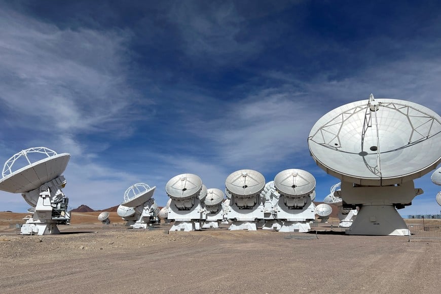 Parabolic antennas of the ALMA (Atacama Large Millimeter/submillimeter Array) observatory are seen at the El Llano de Chajnantor in the Atacama desert, Chile May 18, 2022. Picture taken May 18, 2022. REUTERS/Rodrigo Gutierrez