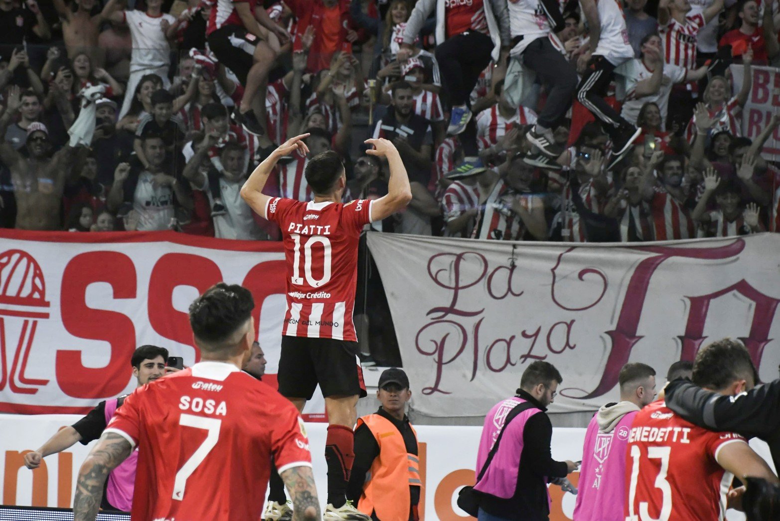 Estudiantes le ganó a  Vélez por penales y se consagró campeón del torneo de la Copa de la liga profesional. Es el título 16 en el torneo local. 