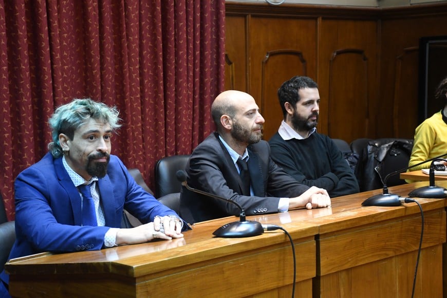 Por las defensas, los Dres. Sebastián Oroño y Nicolás Mosconi. Éste último acudió a la audiencia en representación de su colega, el defensor público Sebastián Moleón.  Crédito: Flavio Raina