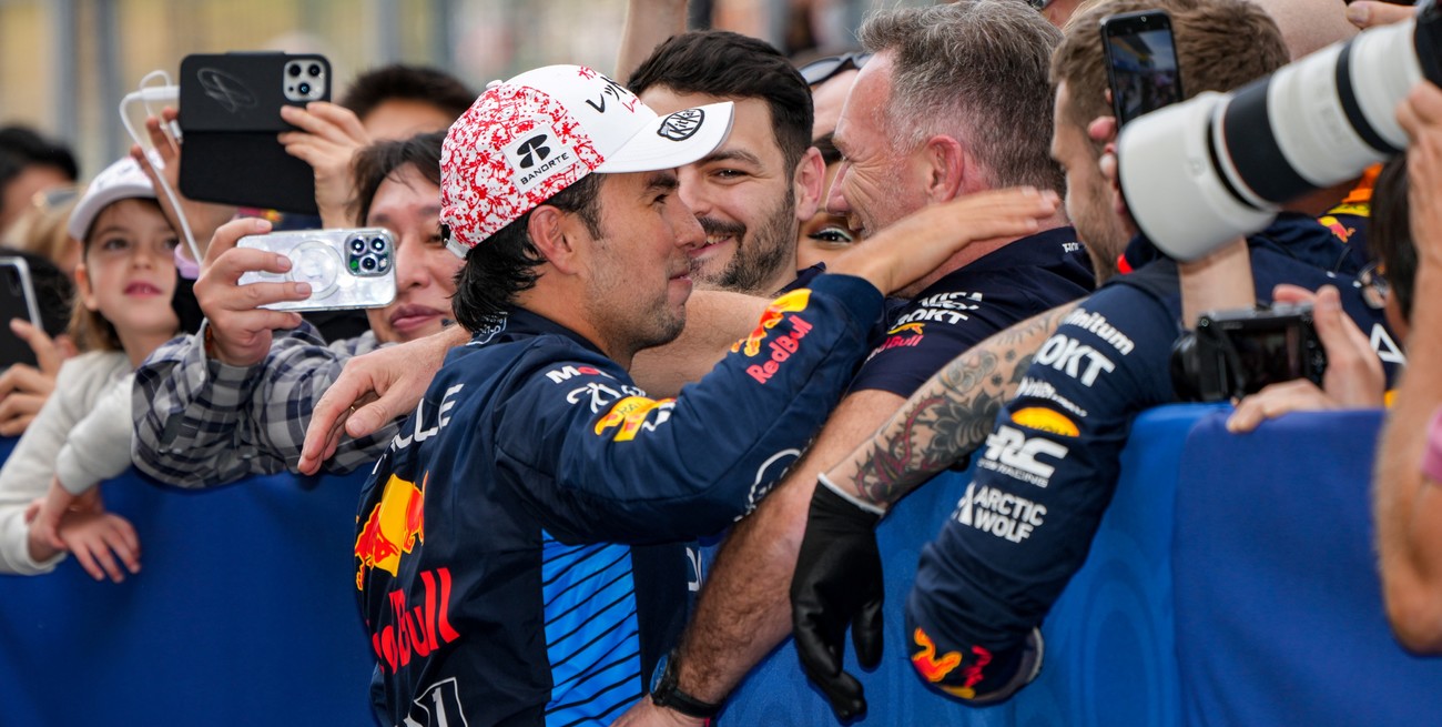 Checo Pérez ante ocho carreras para "convencer" y renovar con Red Bull