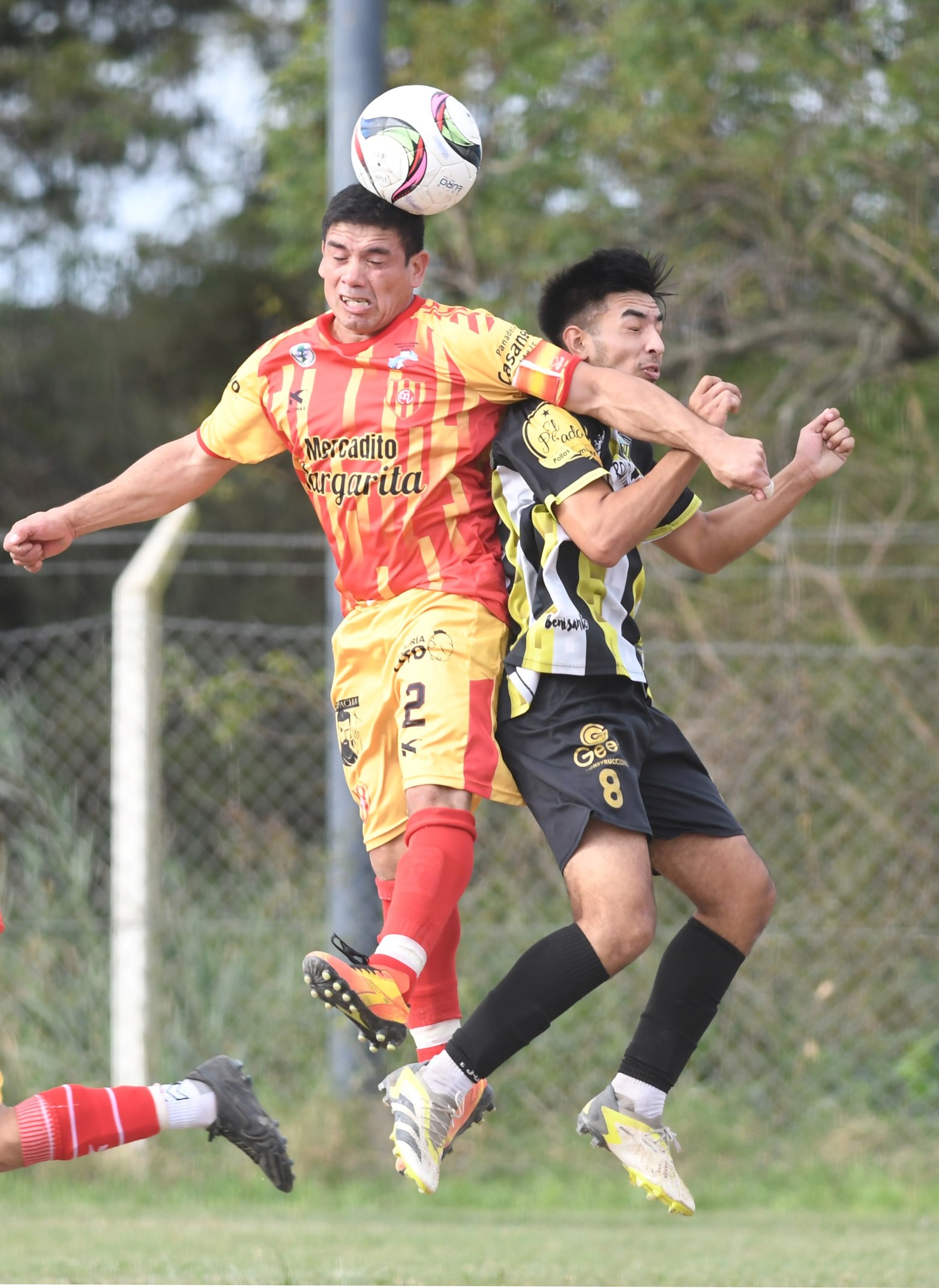 En un partido lleno de goles El Pozo le ganó 4 a 3 a Alto Verde en una nueva fecha de la liga Santafesina de fútbol.