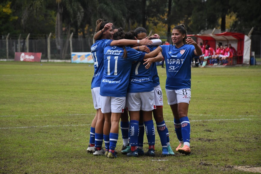 Unión ganó a Deportivo Morón: punteras e invictas