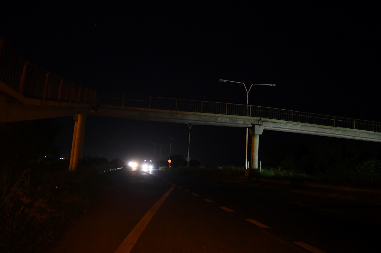 El puente peatonal en la zona de La Guardia, frente al club Velocidad y Resistencia. 