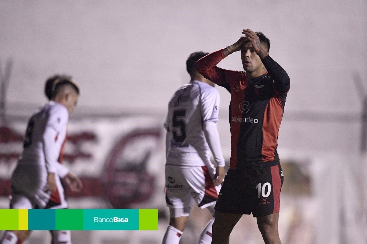 Colón perdió ante Defensores de Belgrano.