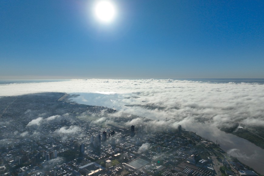 Desde el aire, así se ve la niebla 