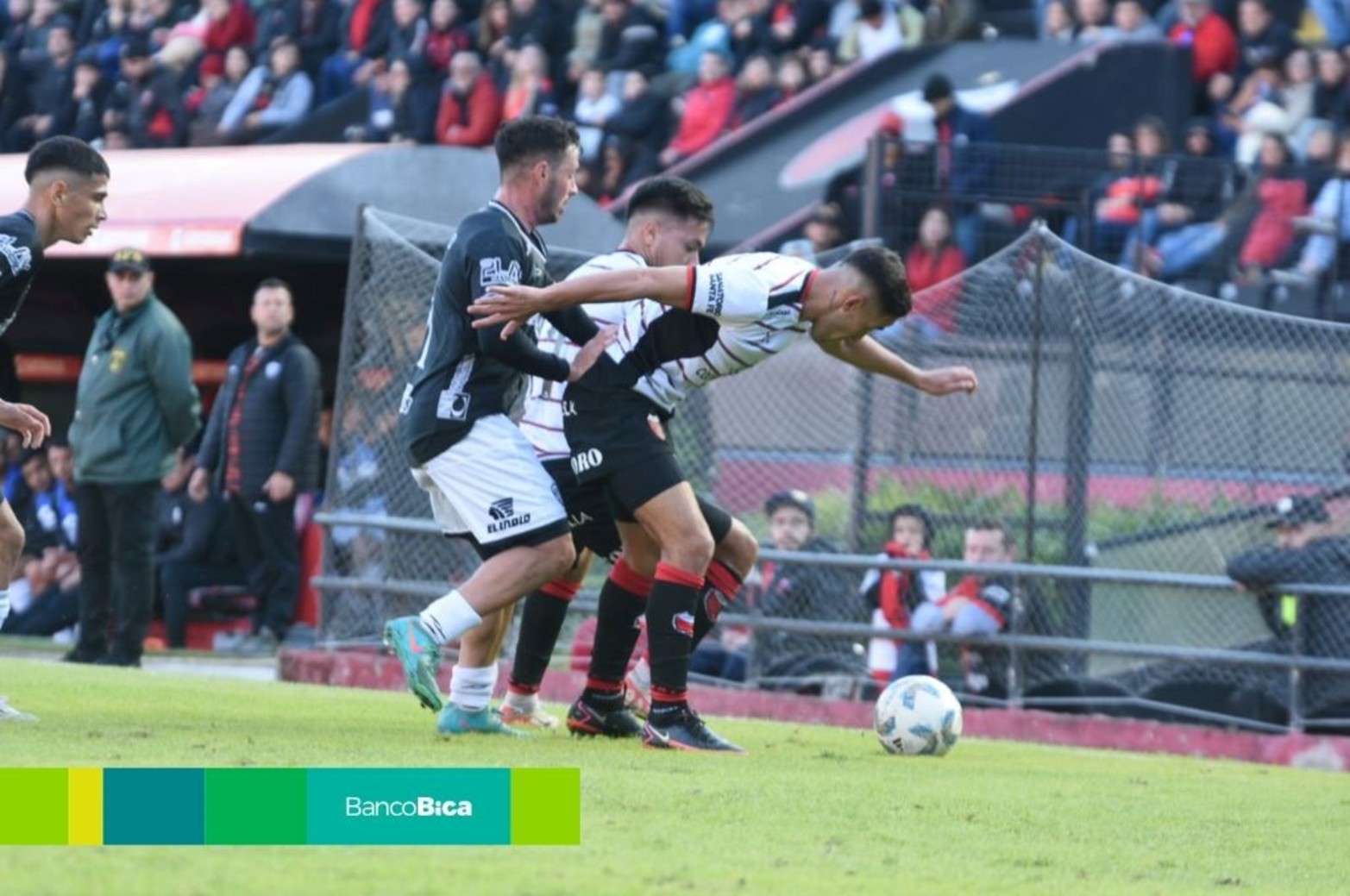 Colón derrotó a Chaco For Ever en Santa Fe.