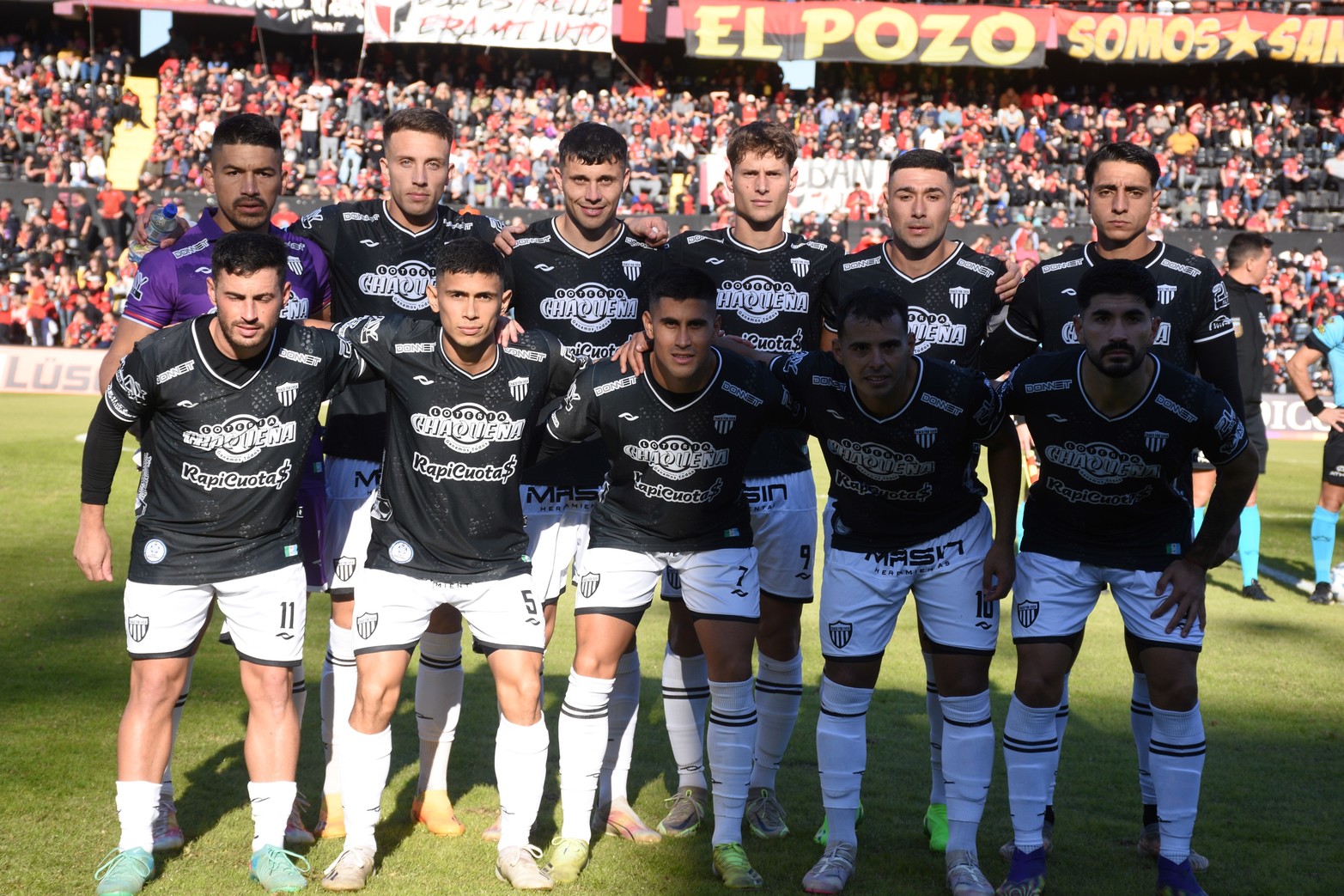 El once titular de Chaco For Ever. El equipo todavía no ganó ningún partido. 