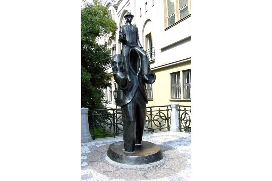 Estatua dedicada a Franz Kafka en Praga. Foto: Ivan Vyskocil