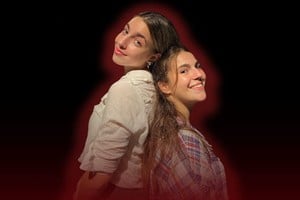 Obra teatral “Arácnidas”, dirigida por Agustina Arriola, con las actuaciones de Valentina Muzzachiodi y Antonella Pennisi, con dramaturgia de Arriola y Muzzachiodi.