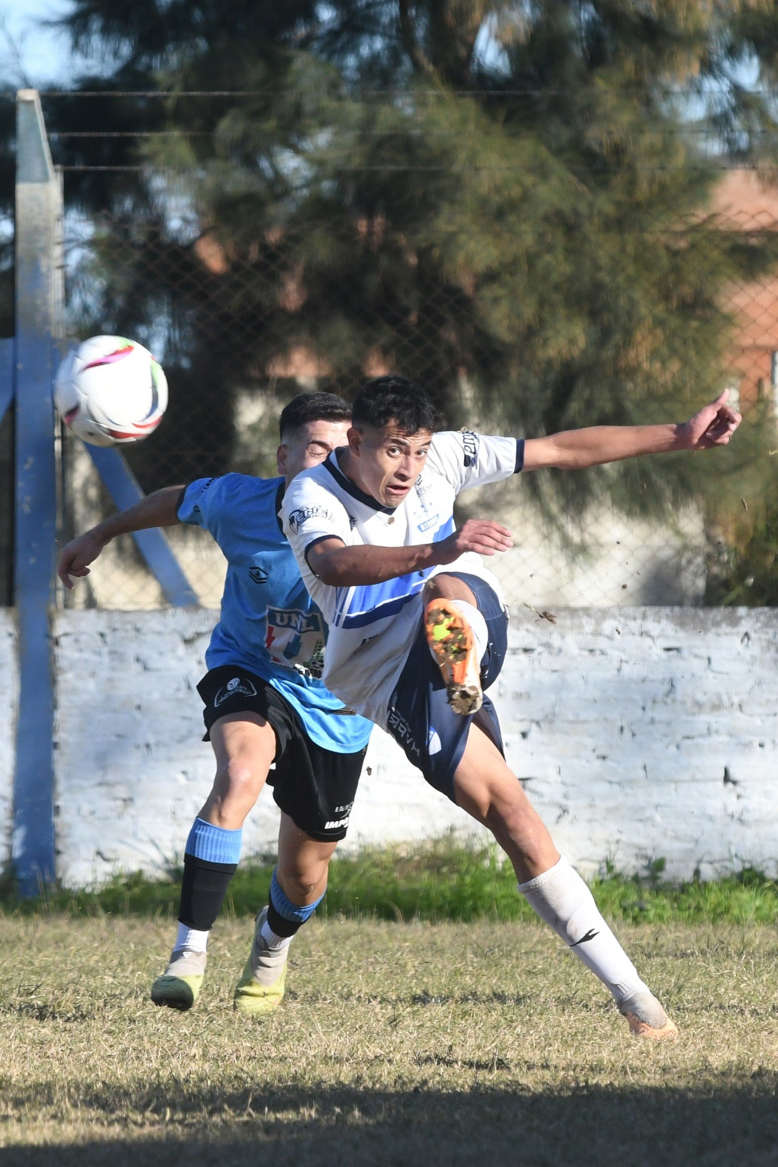 UNL le ganó 2 a 0 a Atenas en Santo Tomé. 