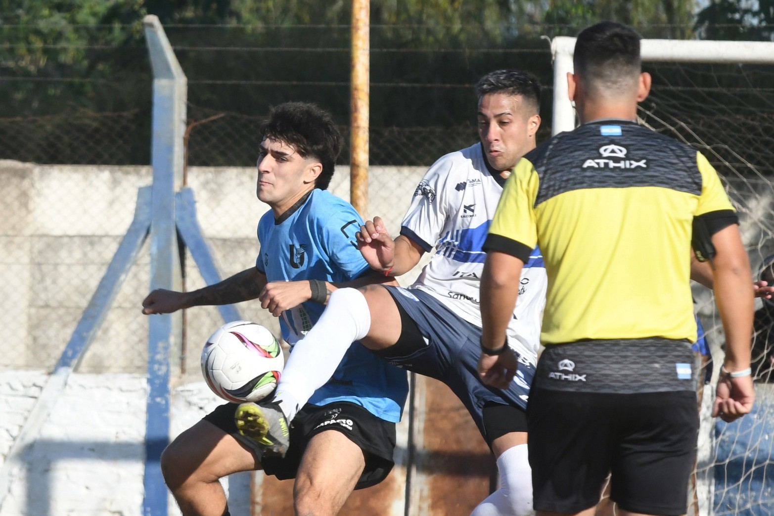 UNL le ganó 2 a 0 a Atenas en Santo Tomé. 