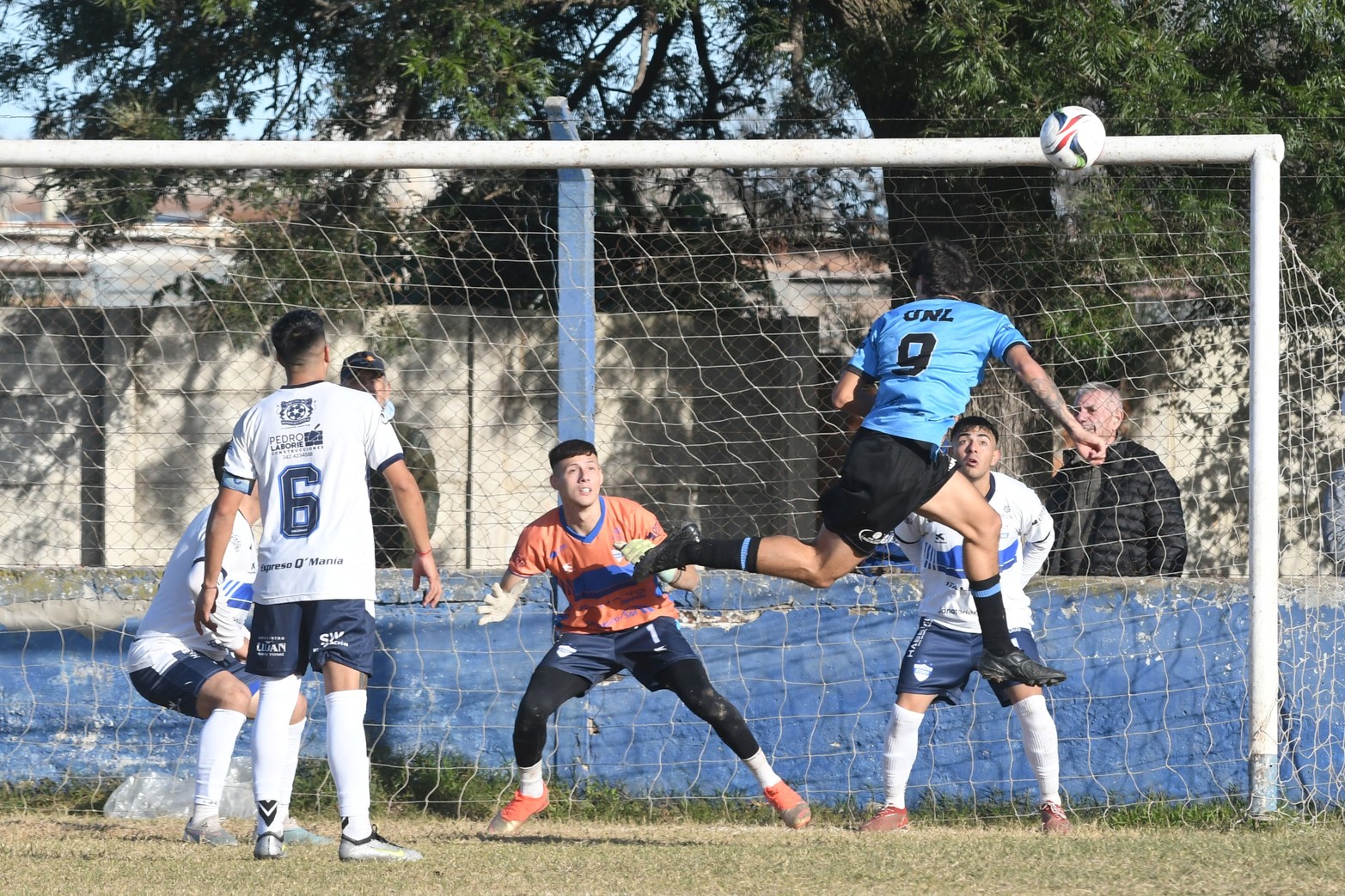 UNL le ganó 2 a 0 a Atenas en Santo Tomé. 