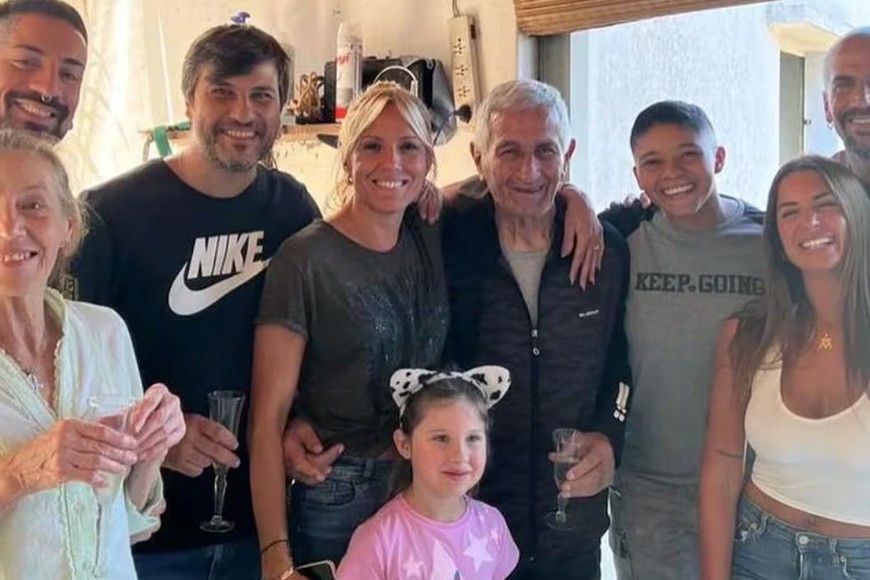 La familia Verón festeja el cumpleaños 80 de Juan Ramón. Créditos: @amaroagustina