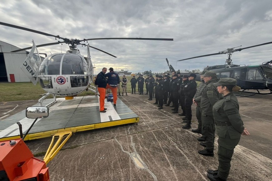 De la capacitación participan efectivos de Gendarmería Nacional, Policía de Santa Fe, Policía Federal Argentina, Prefectura Naval Argentina y Policía de Seguridad Aeroportuaria.