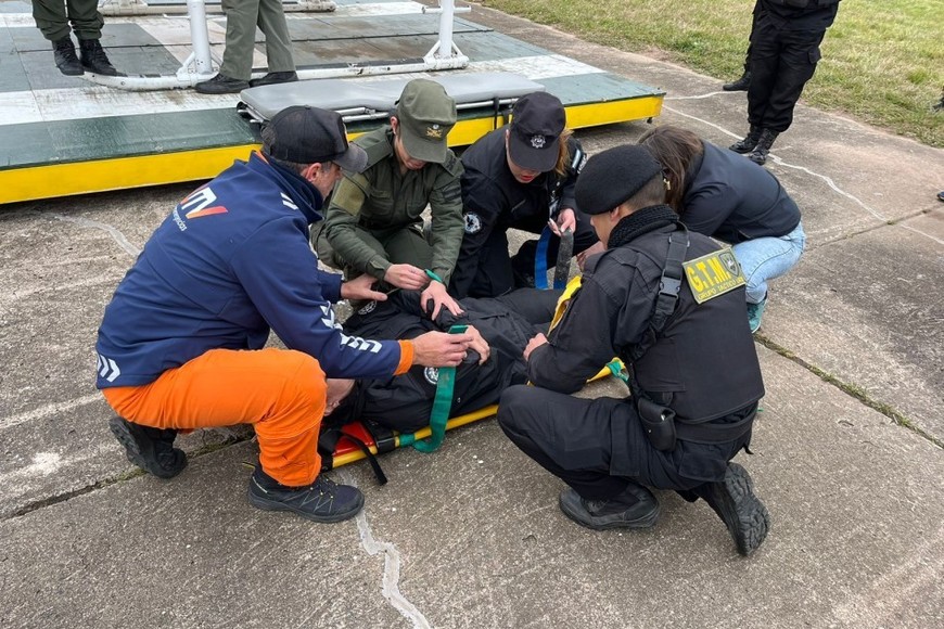 De la capacitación participan efectivos de Gendarmería Nacional, Policía de Santa Fe, Policía Federal Argentina, Prefectura Naval Argentina y Policía de Seguridad Aeroportuaria.