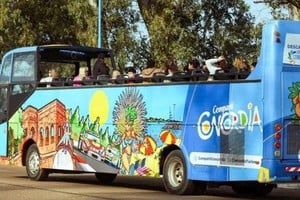 El aprehendido es un sujeto que presta servicios como conductor del Bus Turístico de la Municipalidad de Concordia.