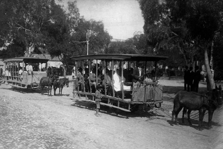 Un “tramway” tirado a caballo (circa 1923).
