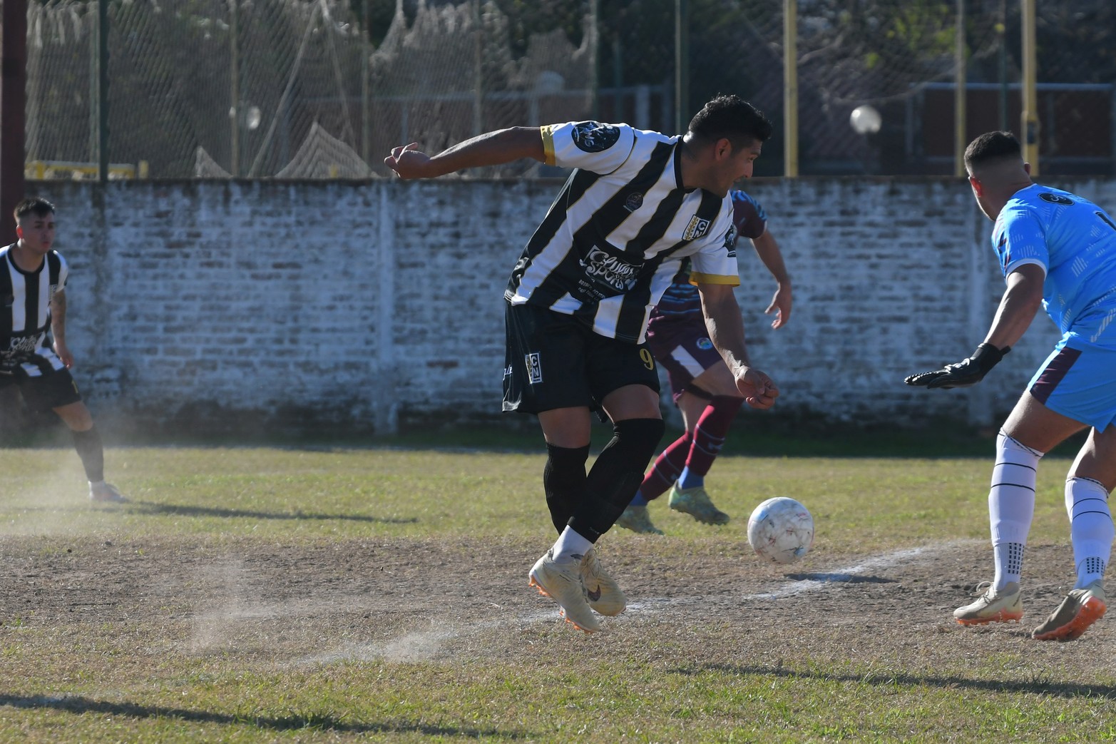Nacional, el puntero, le ganó 4 a 2 al CADI de Rincón por la fecha 15 de 21 de la Liga Santafesina de Fútbol B.