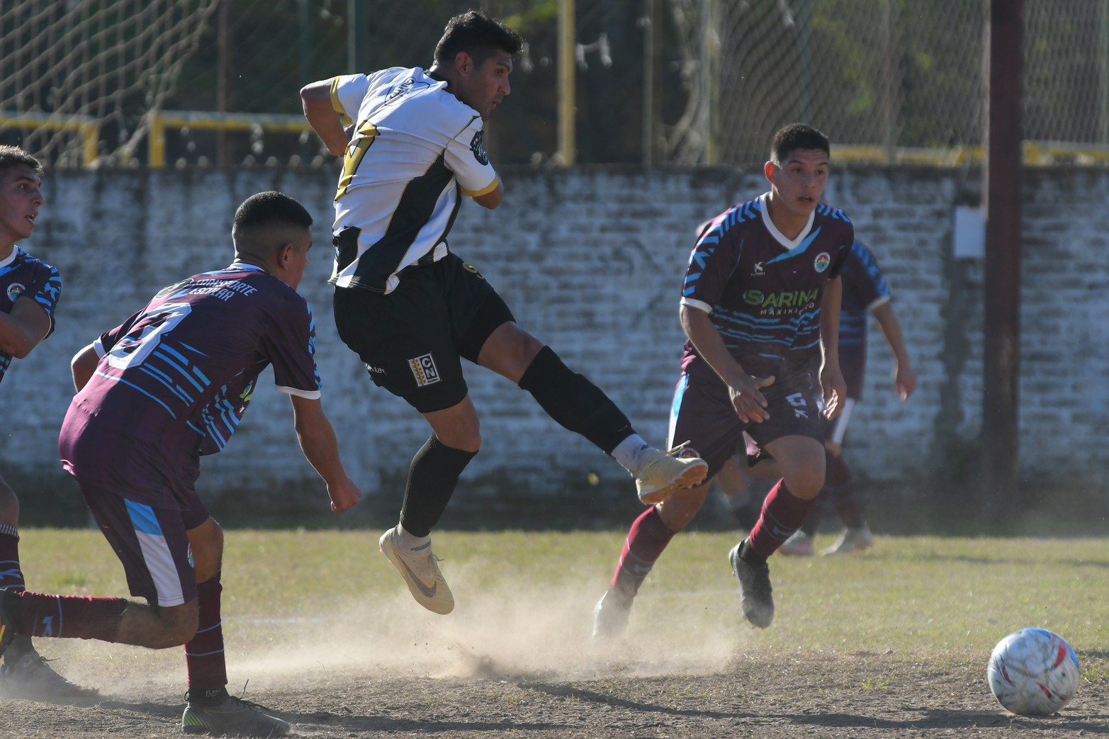 Nacional el puntero le ganó 4 a 2 al CADI de Rincón por la fecha 15 de 21 de la Liga Santafesina de Fútbol B.