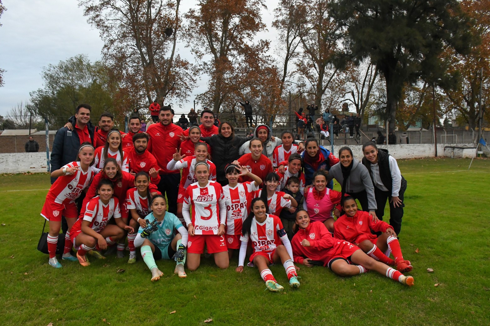 Copa Santa Fe en el fútbol femenino. Unión le ganó 3 a 1 a La Salle en el partido de ida.