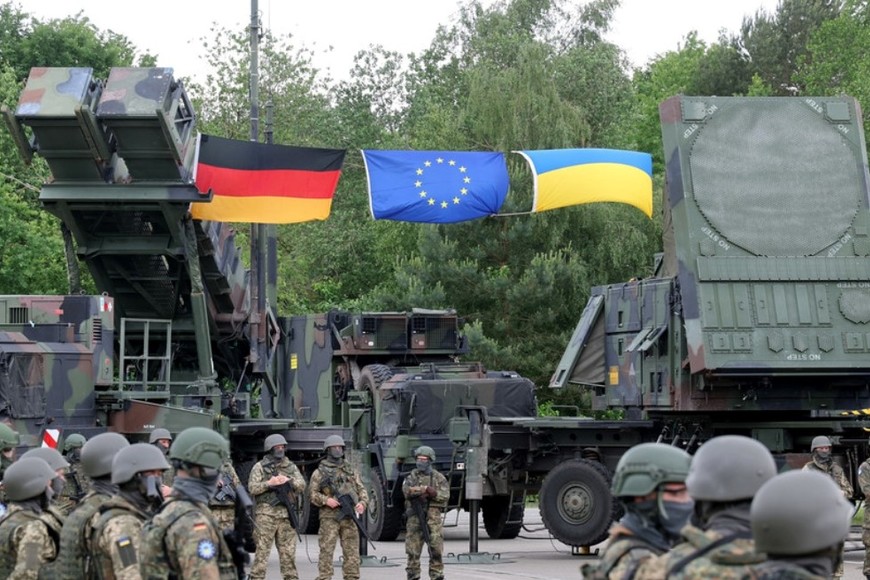 Soldados alemanes y ucranianos en una zona de entrenamiento militar en Mecklemburgo-Pomerania Occidental, el 29 de mayo de 2024. Crédito: Bernd Wüstneck