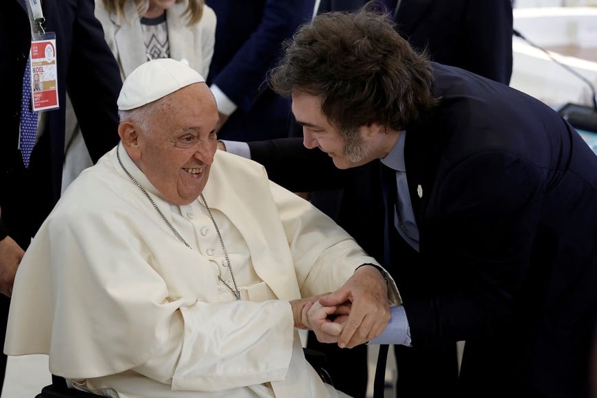 Pope Francis and Argentina's President Javier Milei talk ahead of a session on Artificial Intelligence (AI), Energy, Africa and Mediterranean on the second day of the G7 summit in Borgo Egnazia, Italy, June 14, 2024. REUTERS/Louisa Gouliamaki