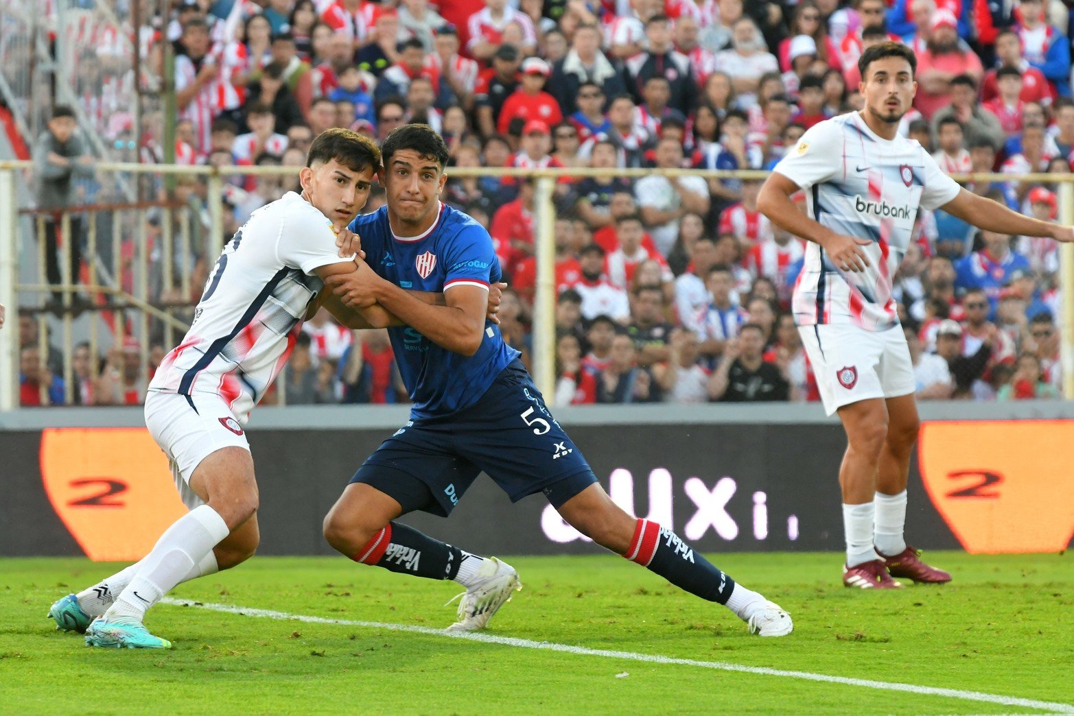Unión le ganó 2 a 1 a San Lorenzo y se mantiene en la punta del torneo disputadas cinco fechas.