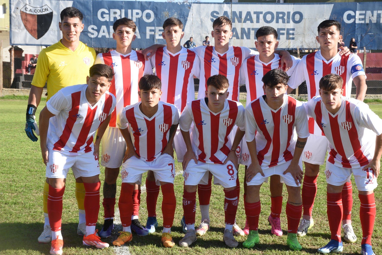 El clásico en la liga santafesina de fútbol fue para Colón que le ganó 2 a 0 a Unión y está segundo en el torneo.