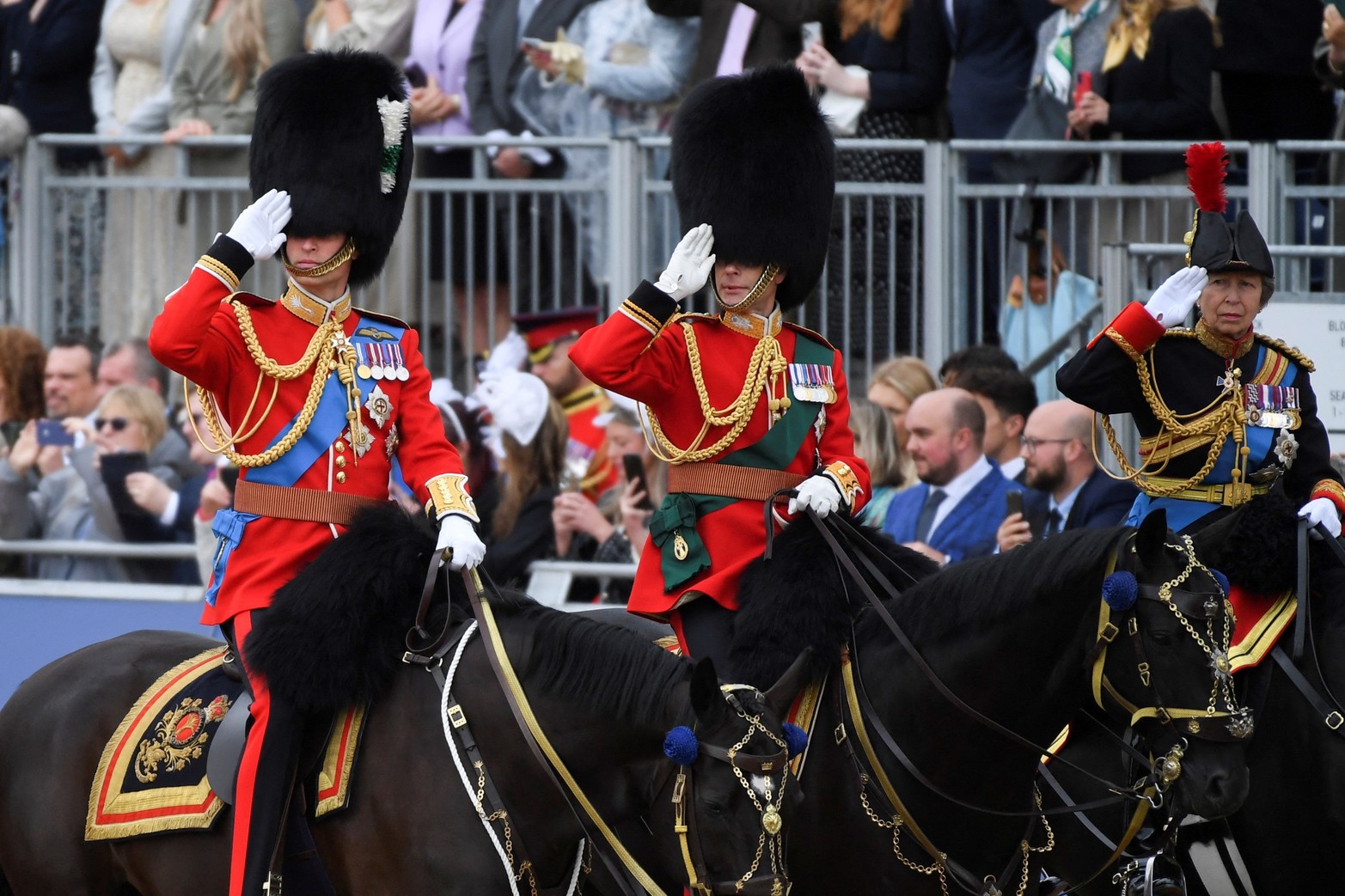 1.400 soldados, 200 caballos y 400 músicos, algunos números de la celebración en Londres.