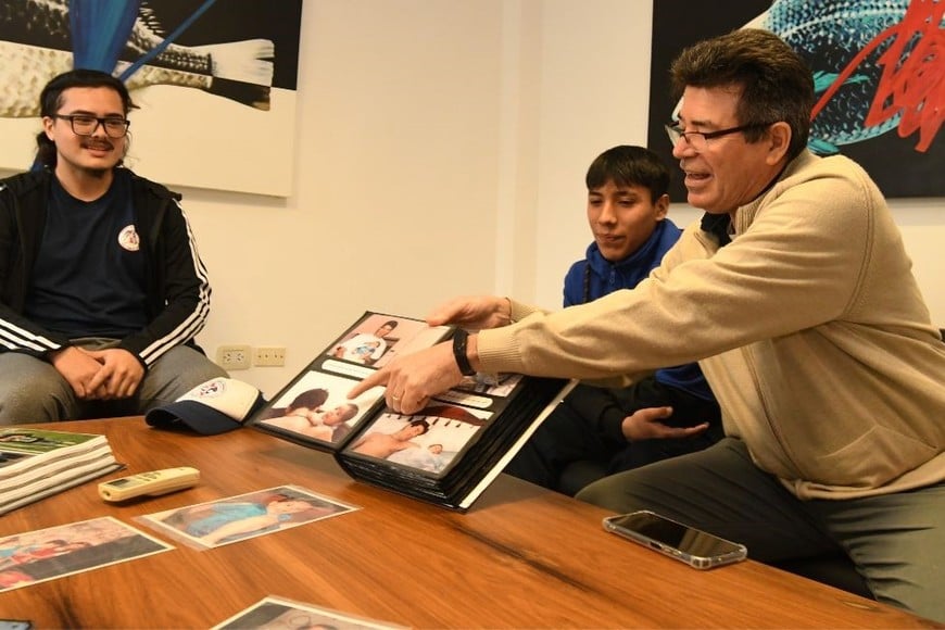 Para Mario, ser padre es un compromiso de amor y dedicación que asumió con orgullo y gratitud. Crédito: Mauricio Garín.