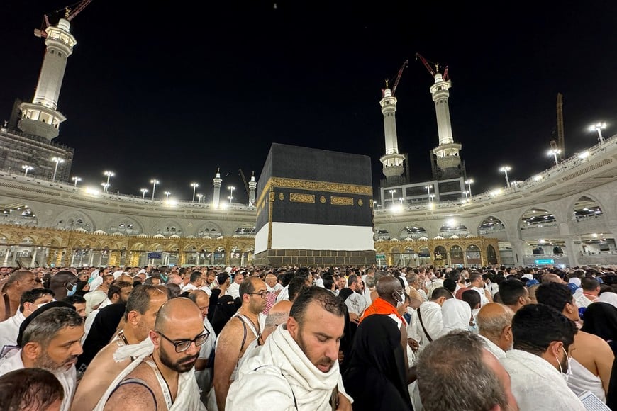 Muslim pilgrims circle the Kaaba as they perform Tawaf during the annual haj pilgrimage, at the Grand Mosque, in Mecca, Saudi Arabia June 16, 2024. REUTERS/Saleh Salem