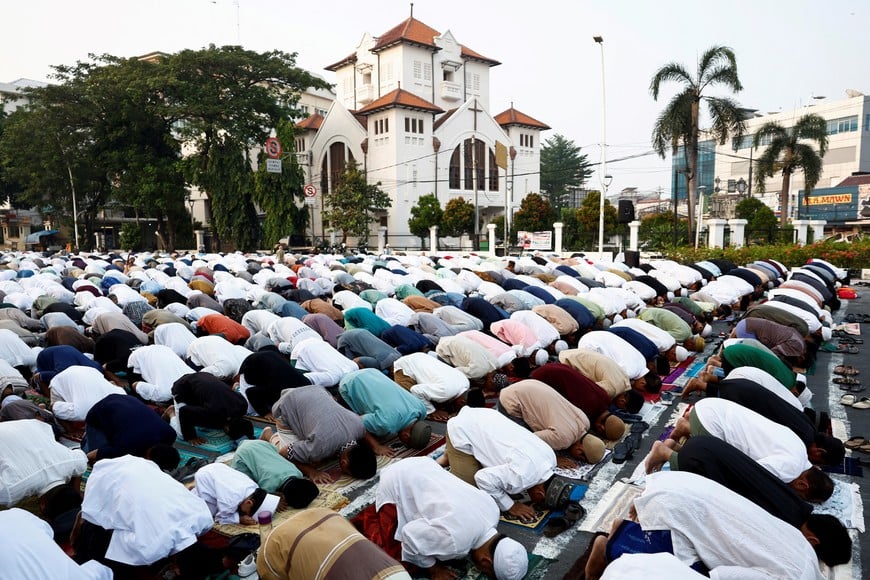 Muslims attend morning mass prayers during Eid al-Adha celebrations in Jakarta, Indonesia, June 17, 2024.  REUTERS/Willy Kurniawan