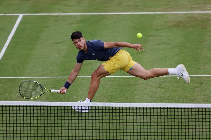 Tennis - Queen's Club Championships - The Queen's Club, London, Britain - June 18, 2024
Spain's Carlos Alcaraz in action during his round of 32 match against Argentina's Francisco Cerundolo Action Images via Reuters/Paul Childs