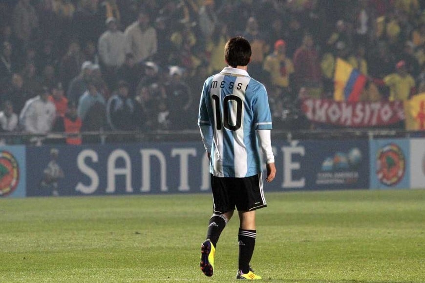 Messi jugó en la cancha de Colón, en 2011 y por la Copa América. Foto: Pablo Aguirre.