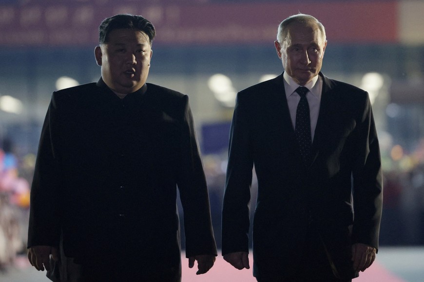 Russia's President Vladimir Putin and North Korea's leader Kim Jong Un attend a farewell ceremony before Putin's departure at an airport in Pyongyang, North Korea June 19, 2024. Sputnik/Gavriil Grigorov/Pool via REUTERS ATTENTION EDITORS - THIS IMAGE WAS PROVIDED BY A THIRD PARTY.