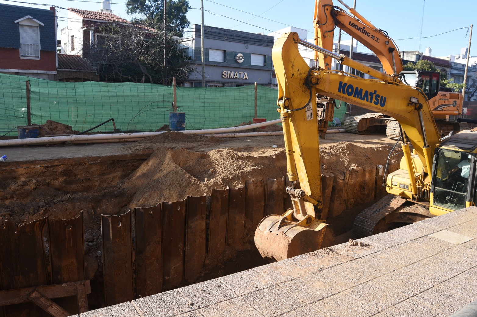 Avance de obra. Comenzaron a colocar tramos del conducto para solucionar el socavón en Unión.  Se trata de los primeros metros de los 60 que deben reemplazarse. Las tareas estarán finalizadas en septiembre.