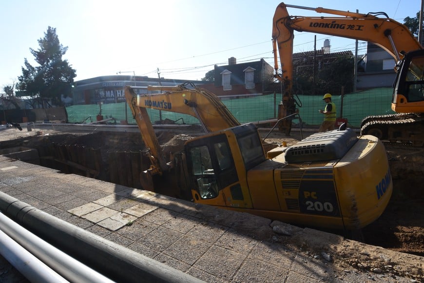 Las imágenes del socavón de avenida López y Planes