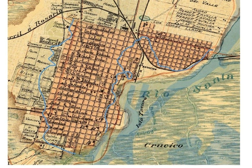 El plano de la ciudad de Carlos Chapeaurouge de 1901 y en azul la línea que indica hasta dónde llegó el agua del río.