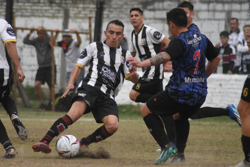 Liga santafesina de futbol ascenso Nacional recibió a la Academia Cabrera