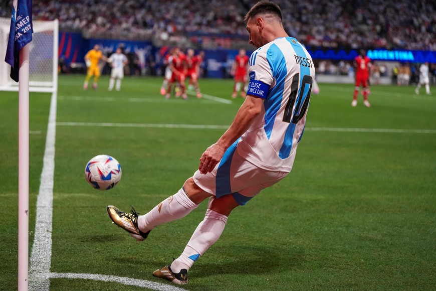 Jun 20, 2024; Atlanta, GA, USA; Argentina forward Lionel Messi (10) in action against Canada during the second half at Mercedez-Benz Stadium. Mandatory Credit: Dale Zanine-USA TODAY Sports