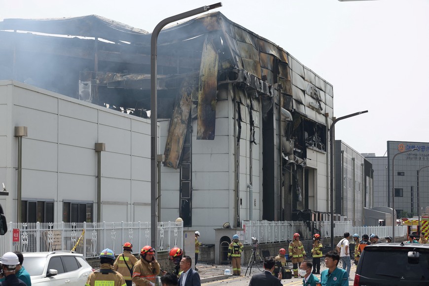 Firefighters work at the site of a burnt battery factory in Hwaseong, South Korea, June 24, 2024.   REUTERS/Kim Hong-ji     TPX IMAGES OF THE DAY