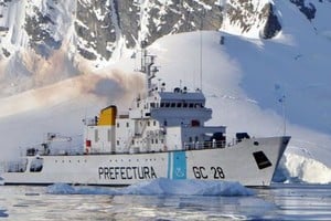 La Prefectura Naval Argentina (PNA) realiza un operativo de seguridad marítima