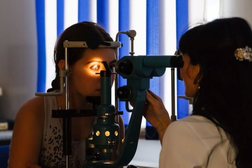 Es crucial recibir un diagnóstico preciso y el tratamiento adecuado para mantener la salud ocular.