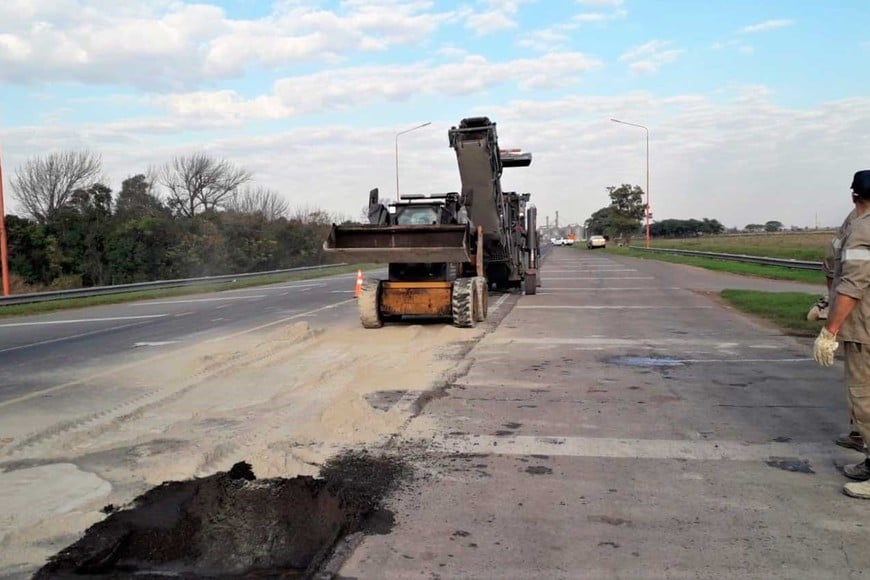 El gobierno federal se comprometió en retomar y finalizar obras viales, como por ejemplo la reparación de la dañada Ruta 11.