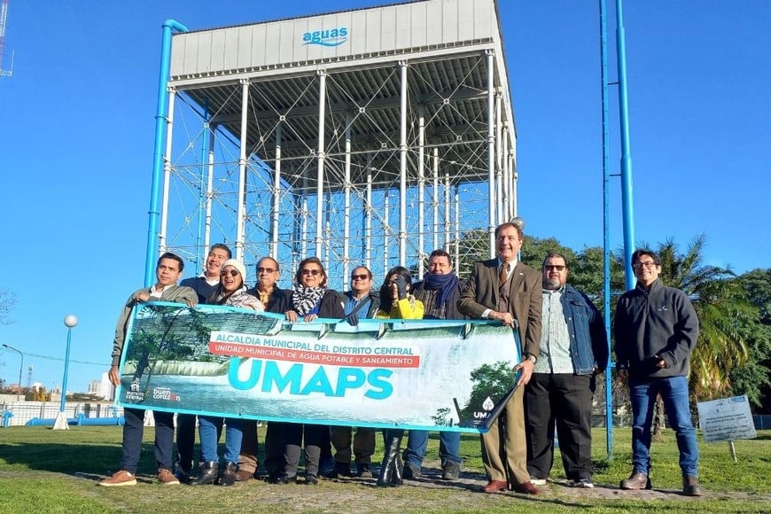 Directivos de Aguas Santafesinas SA recibieron a los representantes hondureños de la Unidad Municipal de Agua Potable y Saneamiento de Tegucigalpa (Umaps) en la planta potabilizadora de la ciudad de Santa Fe. Foto: Mauricio Garín.