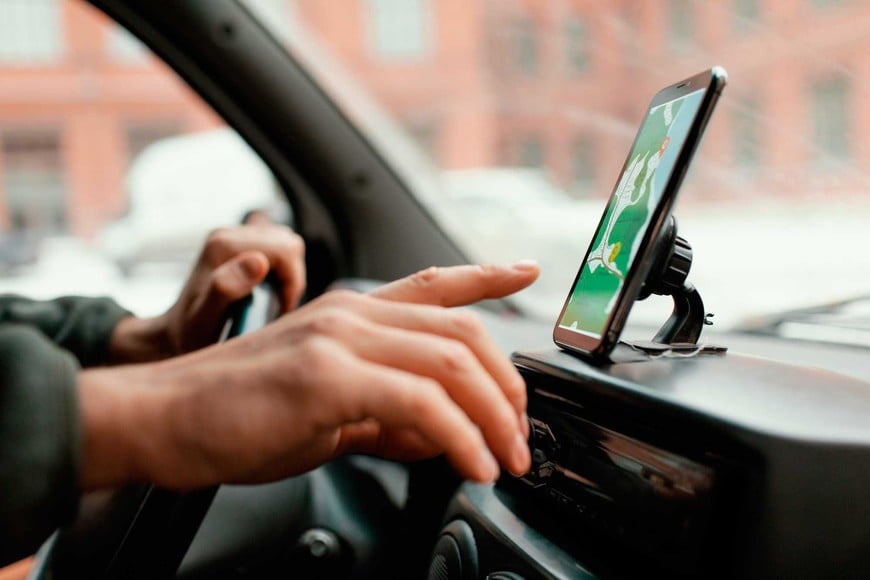 Los costos operativos en medio la crisis económicas hacen que los conductores habilitados también usen las apps.